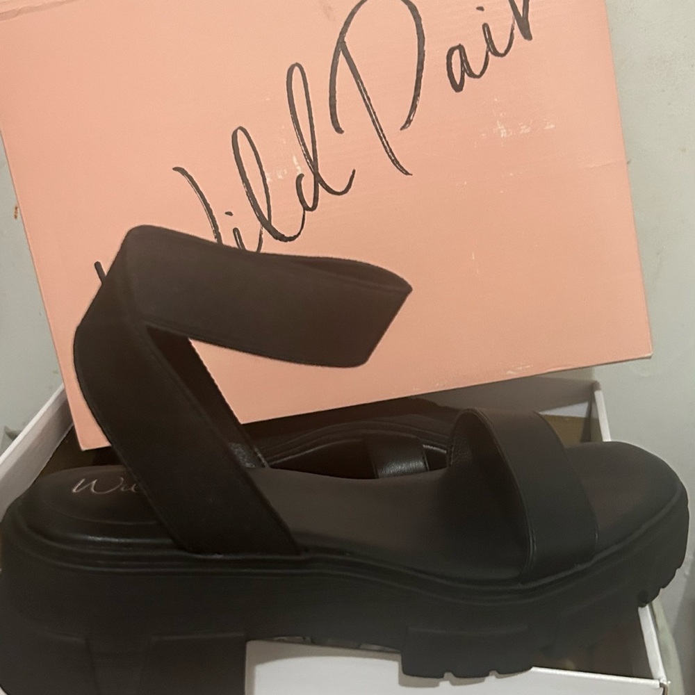 Black sandals size 8.5 from wild pair